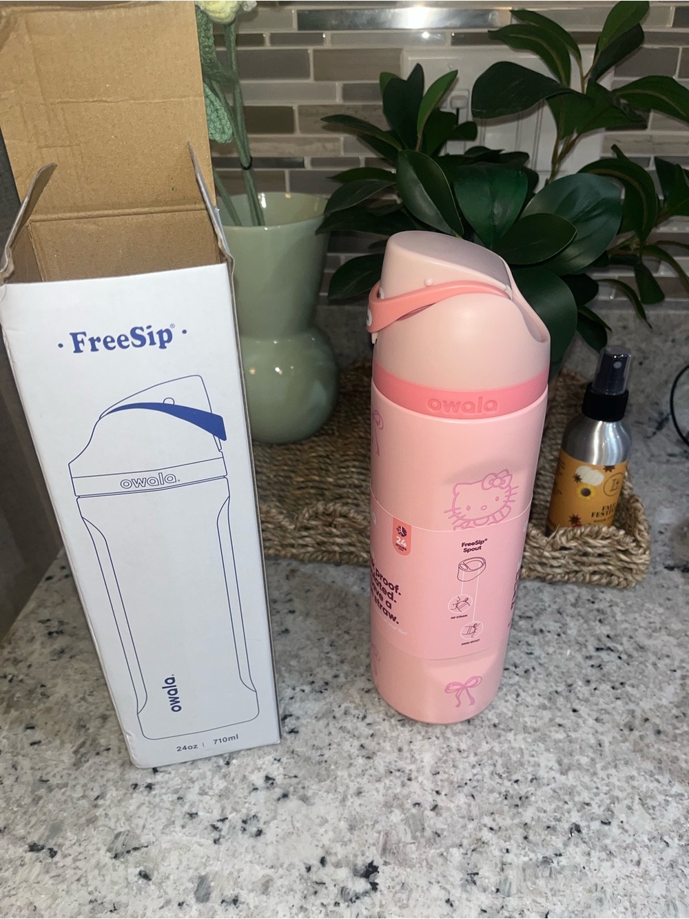 Owalo Hello Kitty Pink Insulated Water Bottle - FreeSip